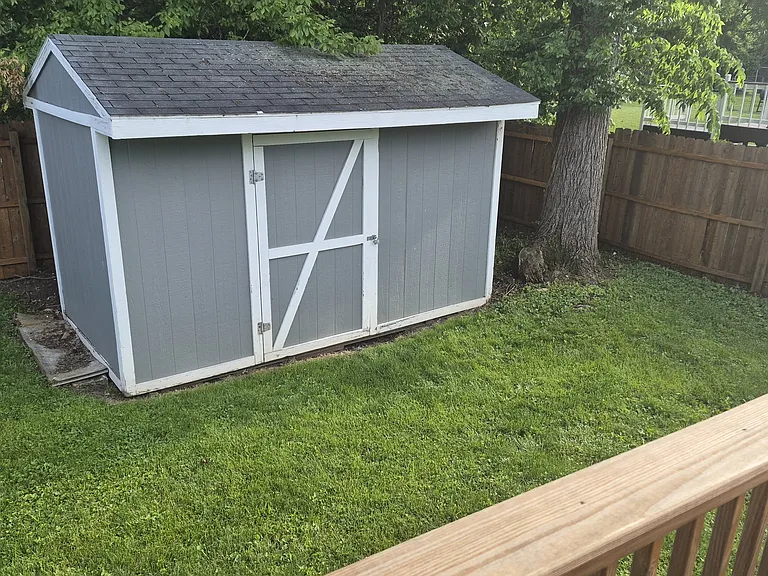 139 E South St — Photo 29