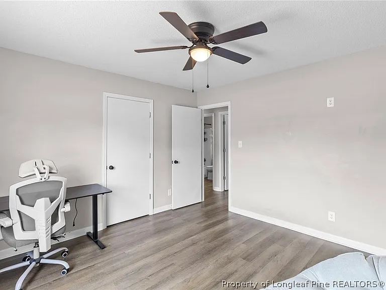 672 Walker St — Photo 12