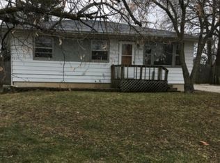 32995 N Meadow Rd, Grayslake, IL 60030