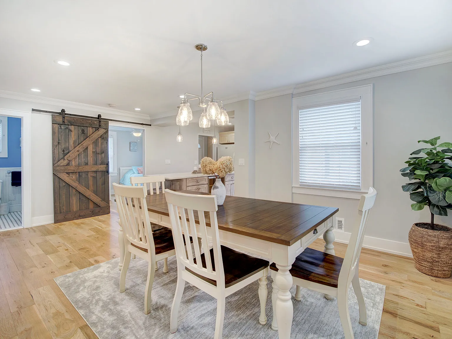 4 bed, 1416 sqft, $2,700 — Photo 4