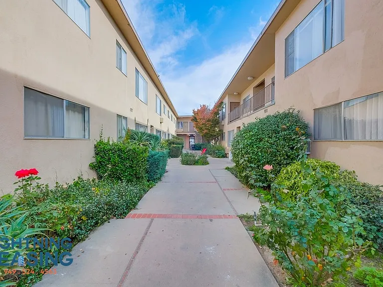 5312 Corteen Pl #16 — Photo 3