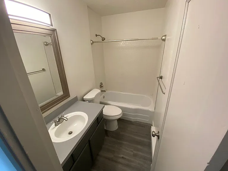 Sunset Blvd 7 Unit — Photo 20