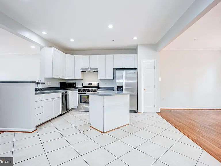 4302 Day Lily Dr — Photo 8