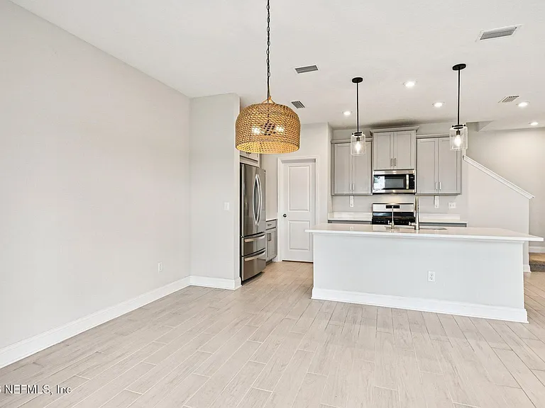 13019 Holsinger Blvd — Photo 15