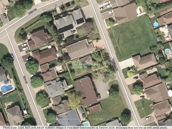 924 Beauchamp Ave, Ottawa, ON K1C 3A8