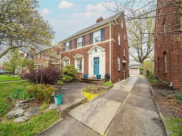 2479 Fenwick Rd, University Heights, OH 44118