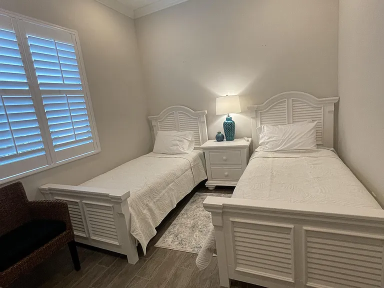 9251 Isla Bella Cir — Photo 20