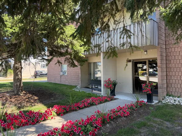 Avon Place Apartments - Choose your rent level - Call for Details - All Utilities