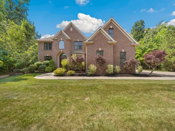17478 Waterbridge Dr, North Royalton, OH 44133