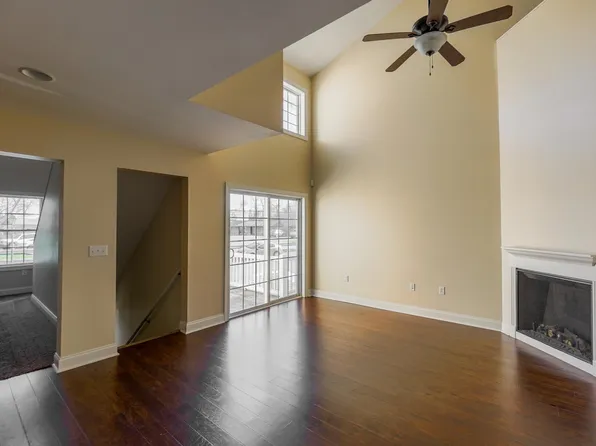 100 Treyson Ln #203, Morgantown, WV 26505