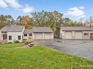 5925 Chauncey Dr NE, Belmont, MI 49306