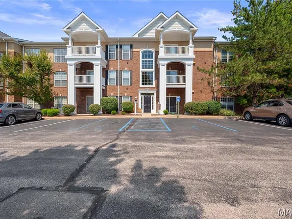 13101 Mill Crossing Ct APT 300, Saint Louis, MO 63141