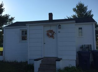 42 Mill St, Pleasureville, KY 40057