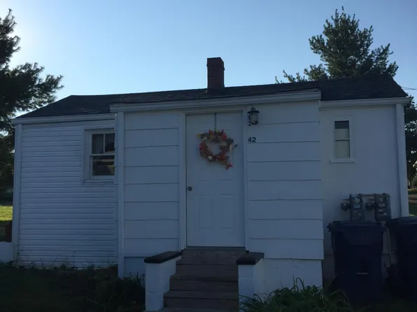 42 Mill St, Pleasureville, KY 40057