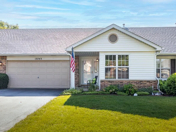 13743 S Magnolia Dr, Plainfield, IL 60544