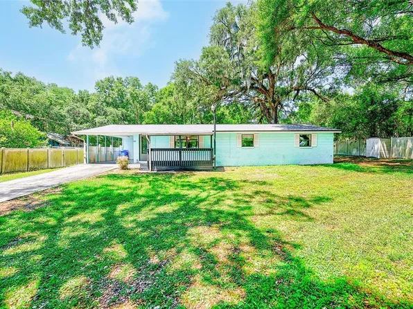 228 Skywood Dr, Valrico, FL 33594