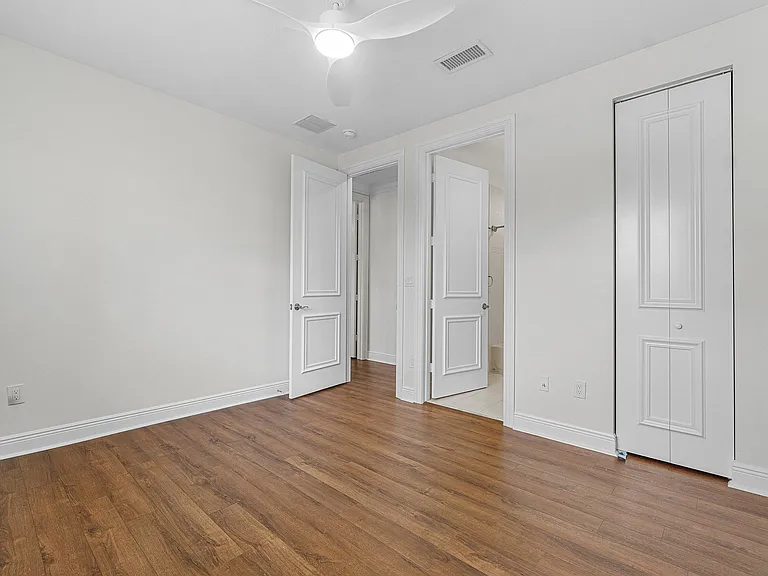 6641 Conch Ct — Photo 45