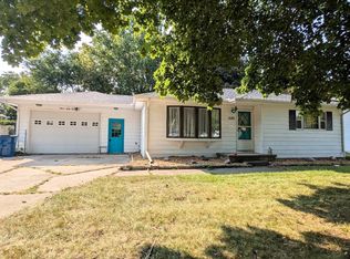 1585 N Knight Rd, Essexville, MI 48732