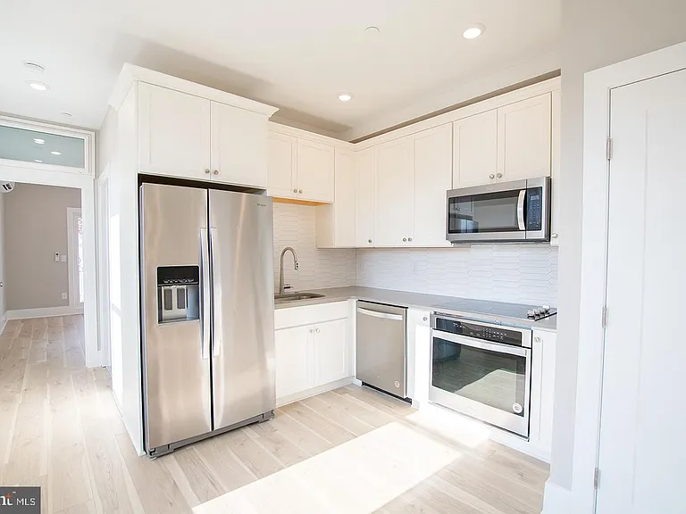 720 N Preston St #2R — Photo 5