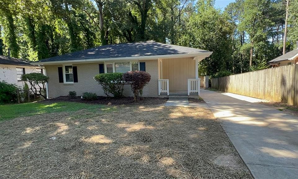 1st image of 2702 Loghaven Dr NW