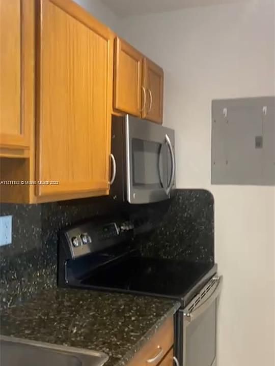 2nd image of 445 SW 11th St APT 207