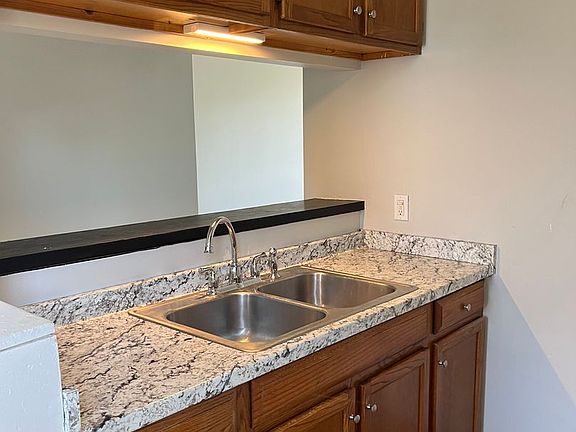 3rd image of 301 E King St #315-5