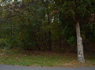 32 Heights Dr, Wyoming, PA 18644