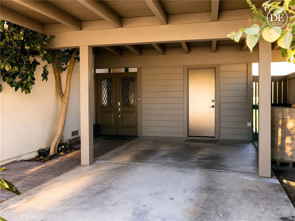 3 bed, 2.5 bath, 1645 sqft, $4,770 — Photo 3