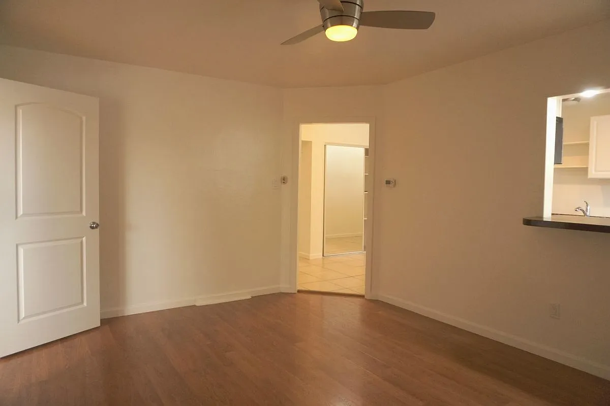 2 bed, 1.0 bath, 900 sqft, $2,195 — Photo 1