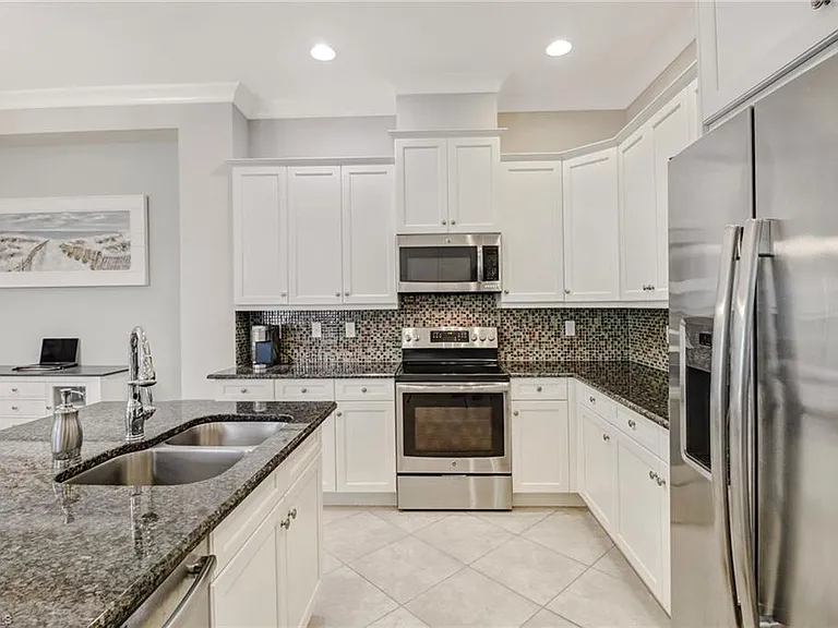 7194 Dominica Dr — Photo 9