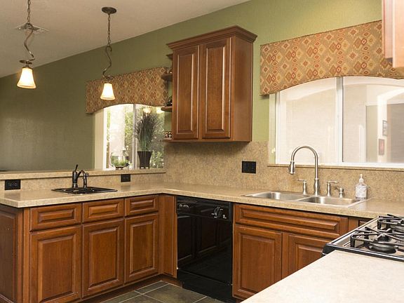 3rd image of 9497 N Englewood Dr