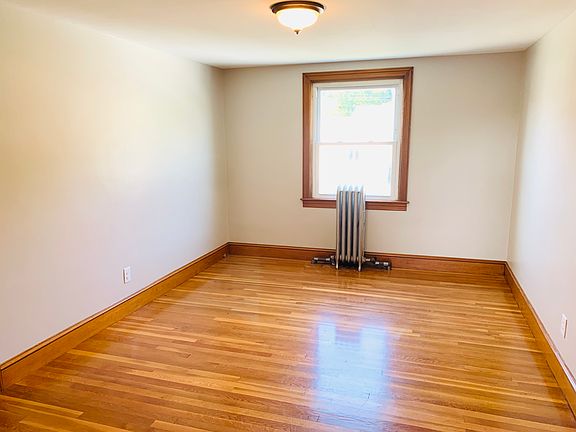 5th image of 19 Flanders St