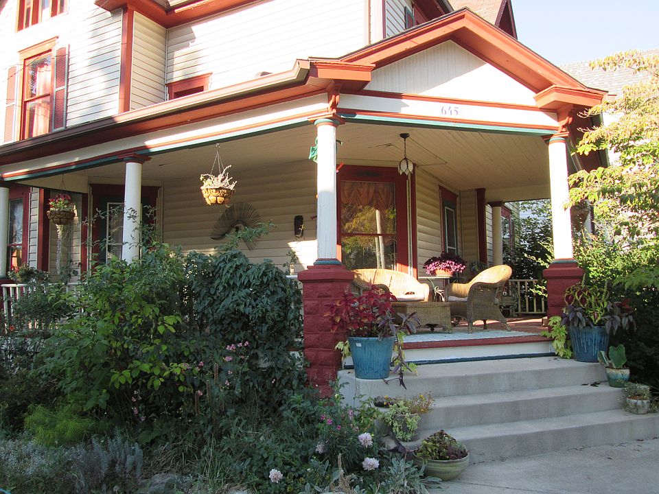 1st image of 645 W 5th St