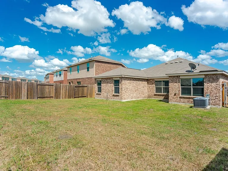 3107 Angus Dr — Photo 30