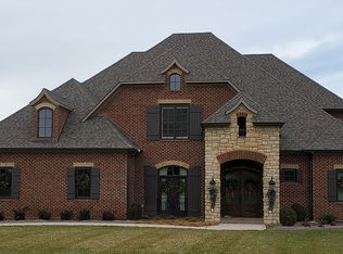 560 Castaway Ln, Lenoir City, TN 37772