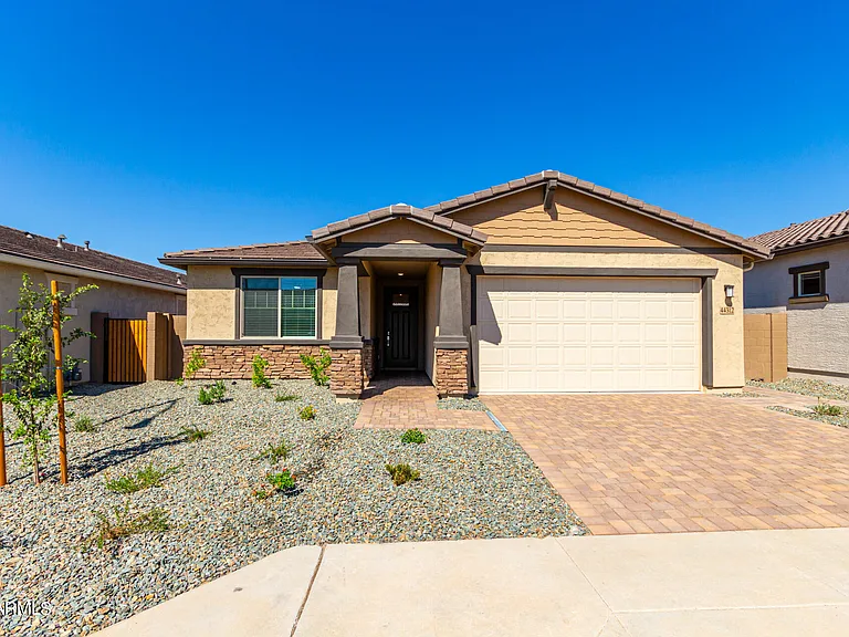 44312 N 44th Ln — Photo 5