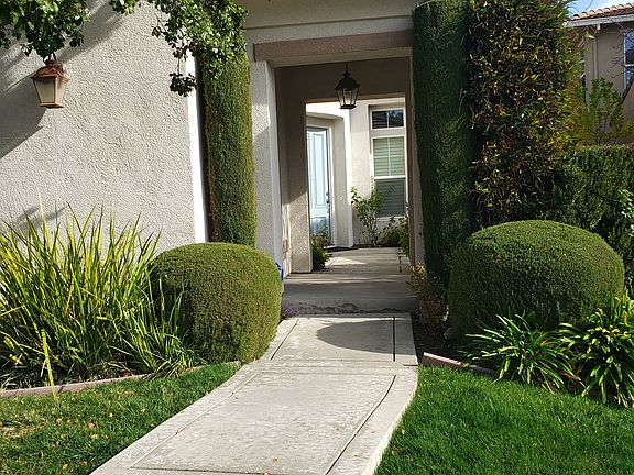 2nd image of 6043 Round Hill Dr