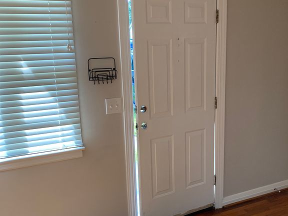3rd image of 1006 Hancock St