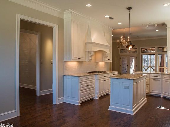 5th image of 105 Cove Creek Ct