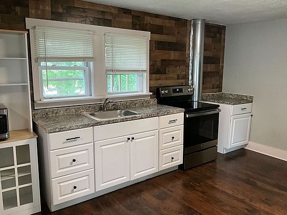 3rd image of 37 Fairbanks St #1