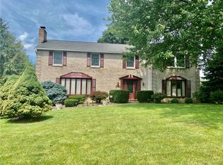 1780 Taper Dr, Pittsburgh, PA