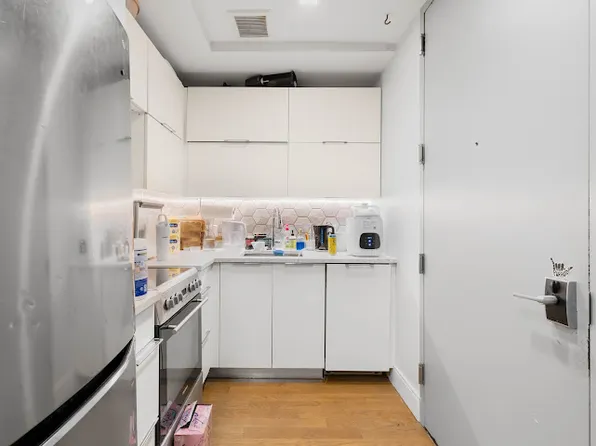 69 Stockholm Street image 5 of 13