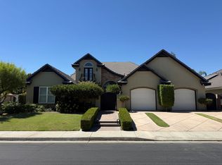 11201 Moorgate St, Bakersfield, CA 93311