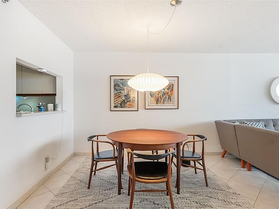 5th image of 1717 N Bayshore Drive #2238