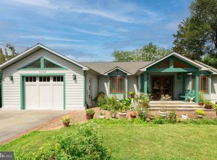 6504 Carriage Dr, Alexandria, VA 22310