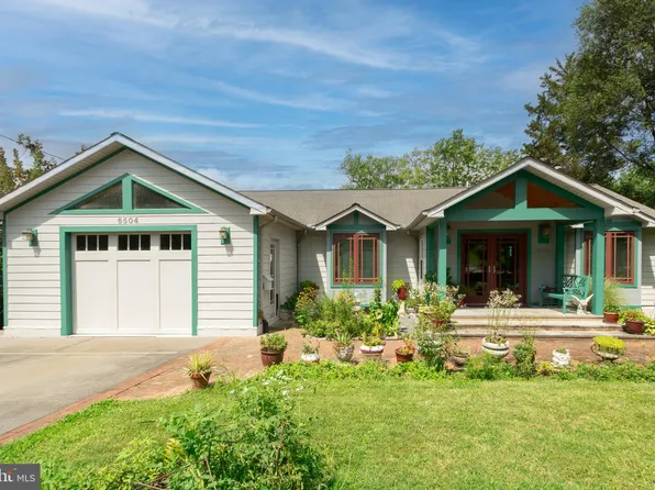 6504 Carriage Dr, Alexandria, VA 22310