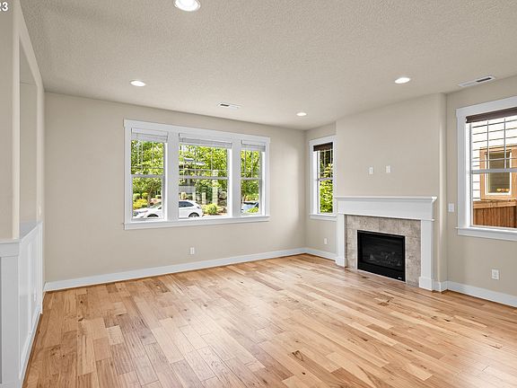 Living Room-Fireplace>