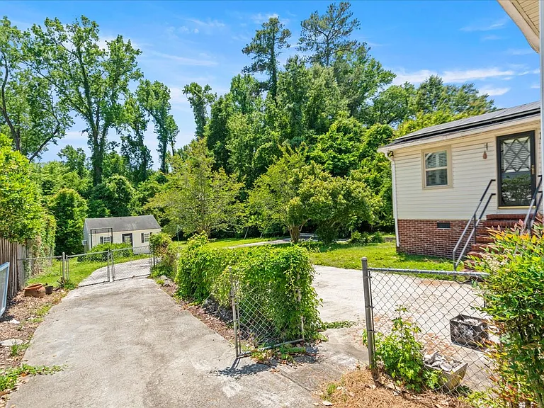 726 Wisteria Dr — Photo 38