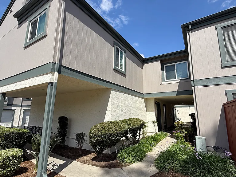 1122 Cleghorn Dr #E — Photo 9