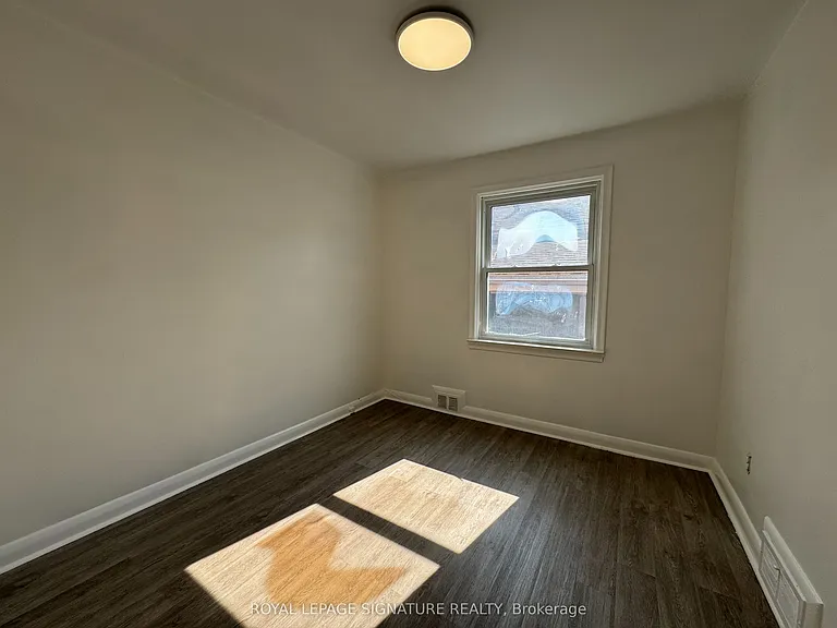 130 Budea Cres #MAIN FL — Photo 10